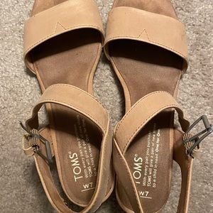 Tom’s Heels with Woven Accent